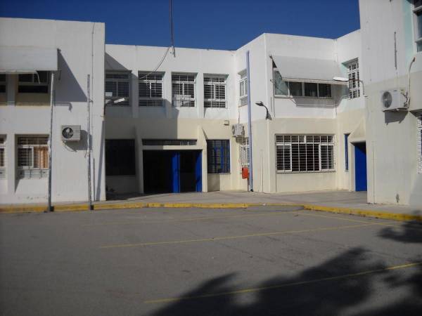 Καλαμάτα: Ξυλοδαρμός μαθητή στο 4ο Γυμνάσιο την ώρα του διαλείμματος!