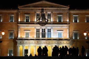 Κατάσταση τρέλας και ανασχηματισμός - Δοκιμάζεται η αντοχή του πολιτικού συστήματος