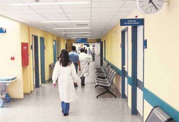 Τρόφιμα και υγειονομικό υλικό στο σπίτι της υπεύθυνης τροφοδοσίας του Νοσοκομείου Καλαμάτας - Αρνείται τις κατηγορίες