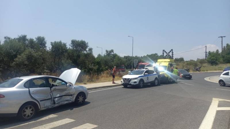 Καλαμάτα: Τροχαίο με τραυματισμό στον κόμβο του Στρατοπέδου