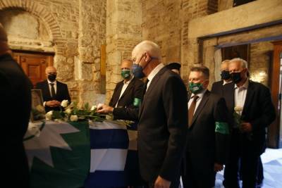 Φώφη Γεννηματά: Στη Μητρόπολη Αθηνών σύσσωμη η ΚΟ του Κινήματος Αλλαγής (βίντεο)