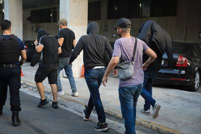 Συνεχίζονται οι συλλήψεις για τα αιματηρά γεγονότα στη Νέα Φιλαδέλφεια - Μπλόκα σε όλες τις εξόδους της χώρας