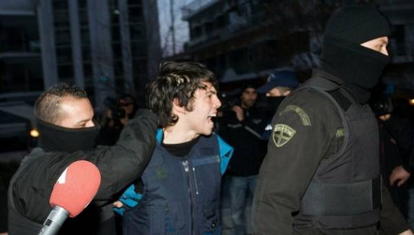 Σε ένα άλλο κράτος… | Θέμος Ρίζος