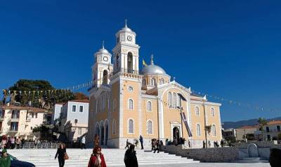 Η Καλαμάτα γιορτάζει την Παναγία Υπαπαντή με υψηλή πολιτική και εκκλησιαστική εκπροσώπηση