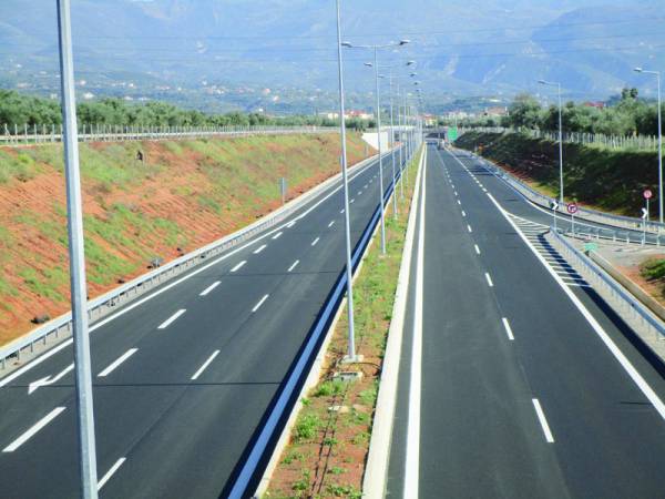 Επί Τάπητος: Επιστροφή στην καθημερινότητα με μεγάλους και μικρούς δρόμους...