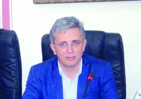 Κριτική Μάκαρη σε Νίκα για τις τοπικές κοινότητες