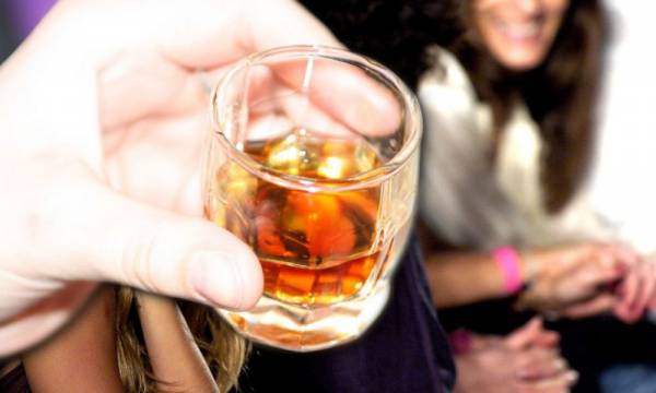 Καλαμάτα: Απατεώνας παρήγγειλε ποτά αξίας 4.500 ευρώ και έστειλε... ανήλικο να τα παραλάβει