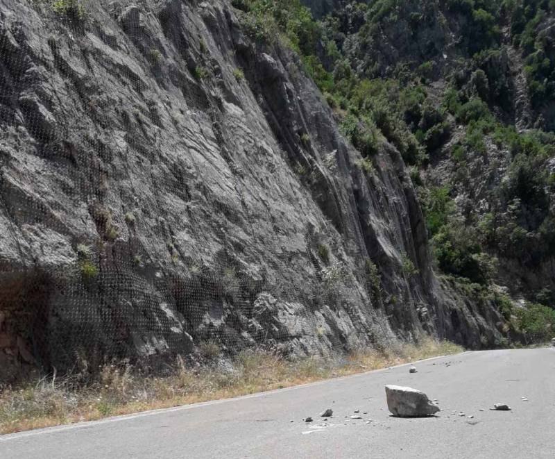 Νέα πτώση βράχων