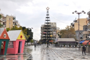 Την Παρασκευή ανάβουν τα φώτα του δένδρου