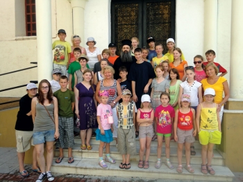 30 ορφανά από την Αγία Πετρούπολη φιλοξενεί η Μητρόπολη Μεσσηνίας