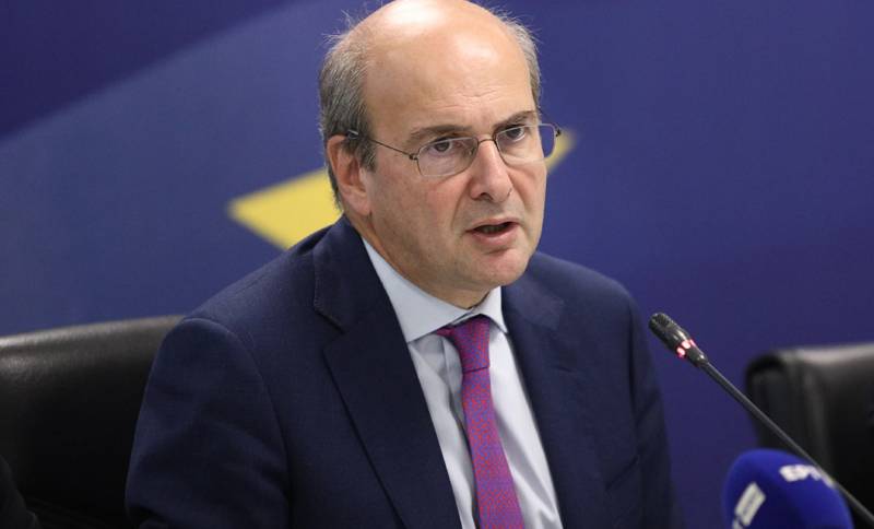 Χατζηδάκης για την άρση μονιμότητας στο Δημόσιο: Κανείς δεν θέλει να λειτουργήσει τιμωρητικά (Βίντεο)