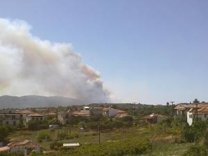 Μεγάλες πυρκαγιές σε Χρυσοκελλαριά και Τσαπί