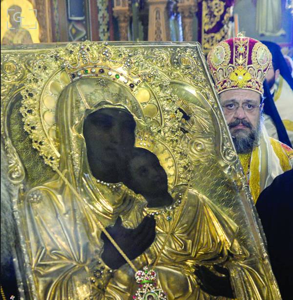 Η Παναγία Υπαπαντή στο θρόνο της (βίντεο)