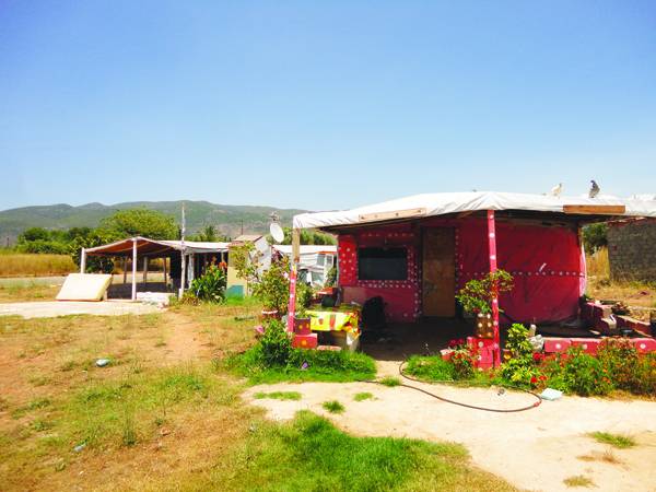 Ερώτηση Νικολόπουλου για τους τσιγγάνους της Αγίας Τριάδας