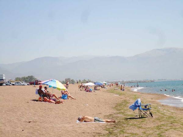 Ελκυστική η παραλία στον Αγιο Νικόλαο Μεσσήνης