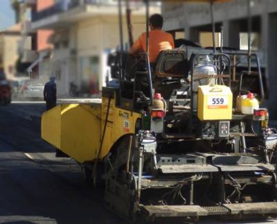 Ασφαλτόστρωση και πλακόστρωση δρόμων της Κυπαρισσίας