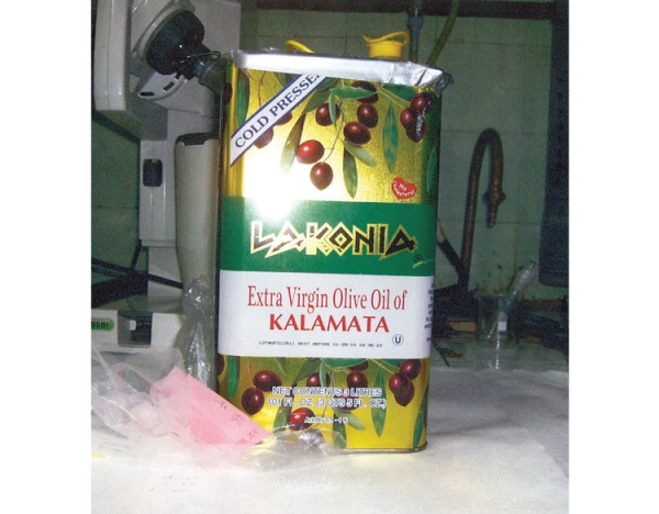 Απάντηση Κουτσούκου σε Βελόπουλο: Εντοπίστηκε στη Νέα Υόρκη το νοθευμένο ελαιόλαδο