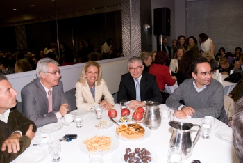 Σύνθημα νίκης για το Σμυρνιώτη και από τις γυναίκες