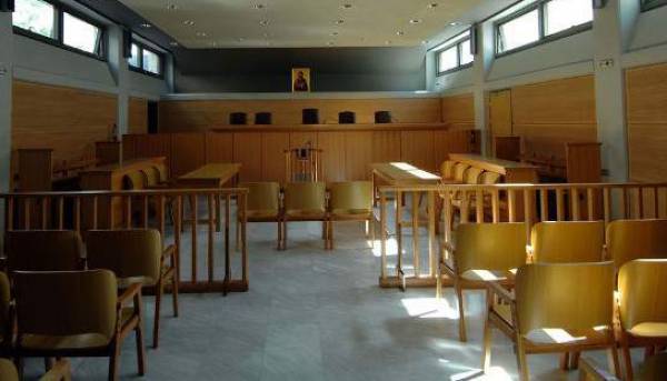 Συνεχίζουν την αποχή οι δικηγόροι της Καλαμάτας