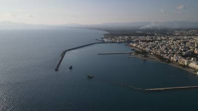 Ευκαιρία ή ένα πουκάμισο αδειανό;