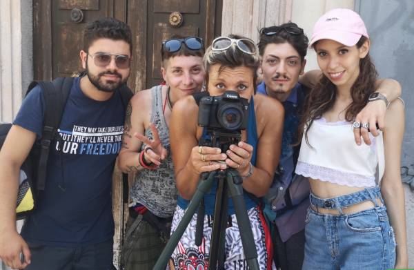 Η ιταλίδα σκηνοθέτρια Tekla Taidelli στην «Ε»: «Στους μαθητές μου διδάσκω να δίνουν φωνή σε όσους δεν μπορούν να ακουστούν»