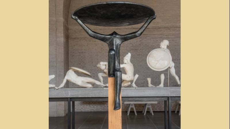 Έργα Καλατράβα εμπνευσμένα από τον ναό της Αφαίας στη Γλυπτοθήκη του Μονάχου