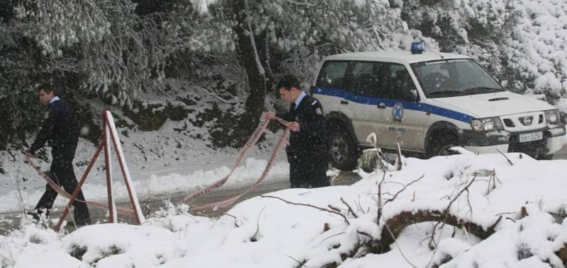 Σκρέκας: Εξετάζουμε αποζημιώσεις για όσους έμειναν χωρίς ρεύμα