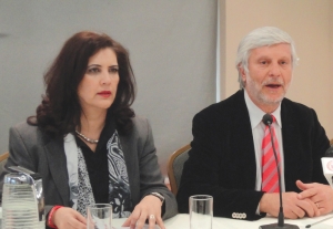 Tατούλης - Νικολάκου... Κρεμασμένοι στα ψηφιακά μανταλάκια: Σαϊτ(ο)πόλεμος για την προπαγάνδα