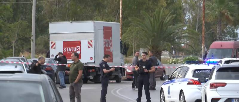 Πυροβολισμοί στο Μικρολίμανο με τραυματία – Χειροβομβίδες και όπλα στην κατοχή υπόπτου