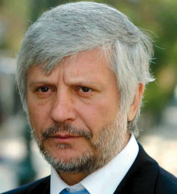 "Ψήνεται στη Συγγρού η επιλογή Τατούλη