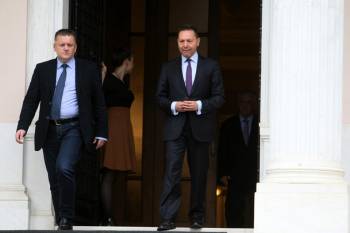 Συνάντηση Στουρνάρα - Τσίπρα: "Διασφαλισμένα τραπεζικό σύστημα και οι καταθέσεις"