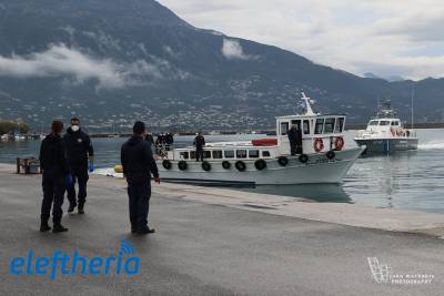 Στην Καλαμάτα οι 63 μετανάστες που διασώθηκαν από κρουαζιερόπλοιο στα διεθνή ύδατα (βίντεο-φωτογραφίες)