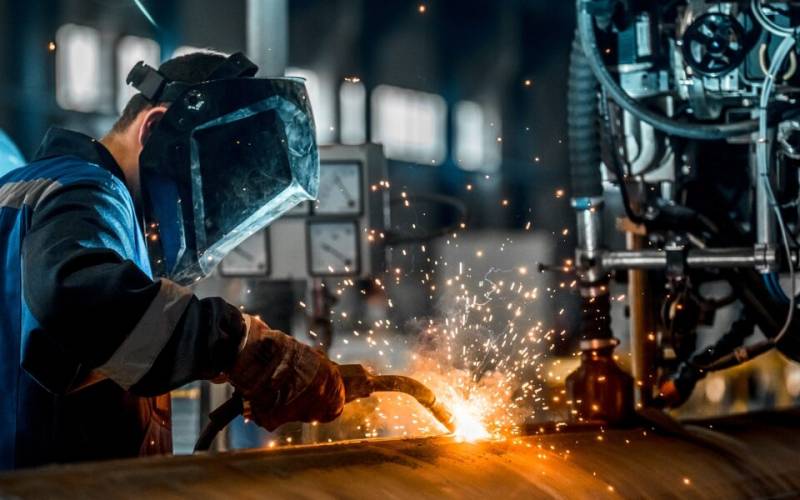 Αρση εμποδίων για να «τρέξουν» οι επενδύσεις την επόμενη τετραετία