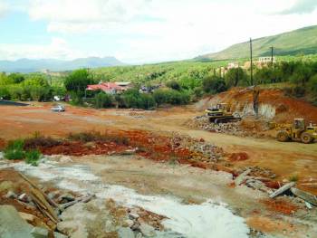 Μπαίνουν μπουλντόζες στον κόμβο του Καρέλια