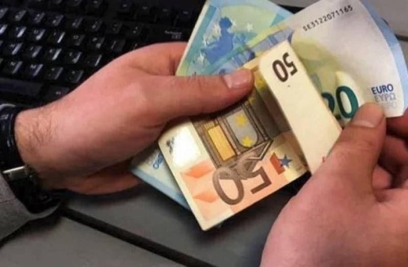 Κατώτατος μισθός: Τα δύο επικρατέστερα σενάρια (Βίντεο)