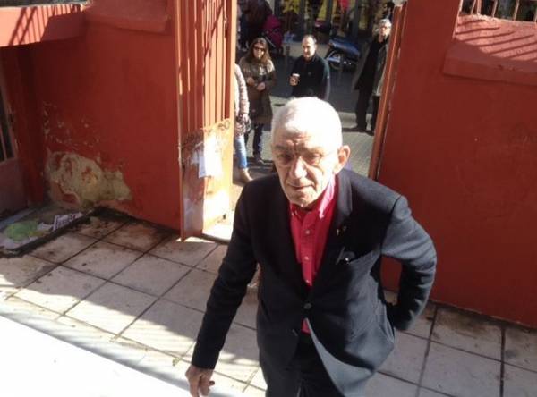 Η αντίδραση του Μπουτάρη όταν του φώναξαν "Ζήτω ο βασιλιάς"