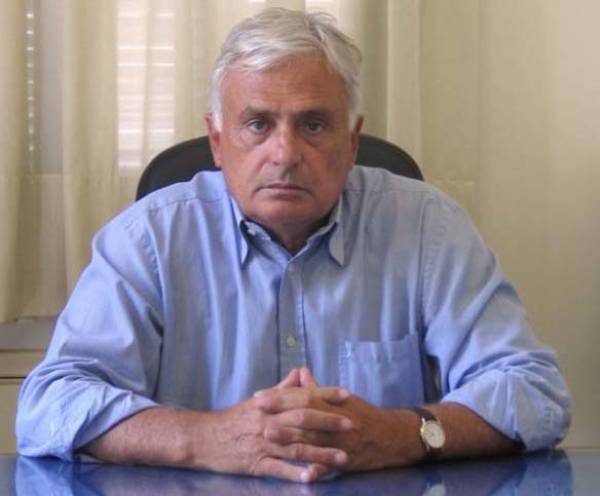 Μανιάτης: "Σε λίγο θα πληρώνουμε φόρο και για τον αέρα που αναπνέουμε"