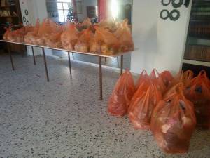 Η "Παρέα Ανεμος" βοηθάει φτωχούς (φωτογραφίες)