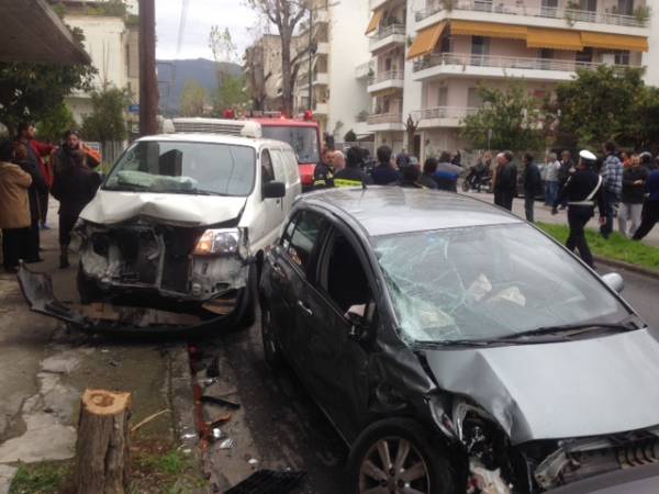 Τραυματίας σε τροχαίο στην Ακρίτα (βίντεο)