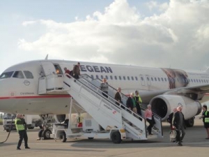 Εφθασε Καλαμάτα η πρώτη πτήση από Στοκχόλμη (φωτογραφίες)