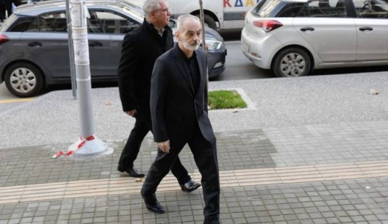 Πατέρας Άλκη Καμπανού: "Να ζητήσουν συγγνώμη μπροστά στο μνήμα του" (βίντεο)