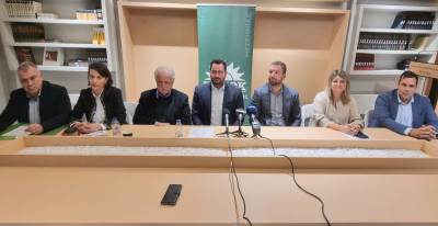 Παρουσιάστηκε στην Καλαμάτα το πρόγραμμα του ΠΑΣΟΚ: “Πολιτική προς όφελος των πολλών και όχι των λίγων” (βίντεο)