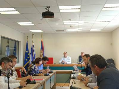 Δημοτική Επιτροπή Καλαμάτας: Στο "μικροσκόπιο" γάλα, αθλητικές εγκαταστάσεις και... αλμυρός φωτισμός