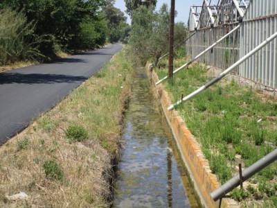 Απότιστα χιλιάδες στρέμματα στον Μπουρνιά - Ακαθάριστα τα κανάλια του ΓΟΕΒ (βίντεο)