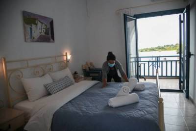 Ενίσχυση επενδύσεων και όχι περιορισμοί