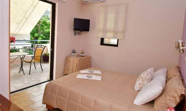 Αλλοδαποί οι πελάτες των Airbnb στην Πελοπόννησο