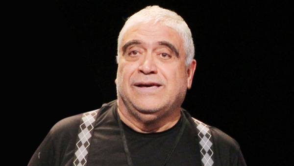 Ο Δημήτρης Πιατάς στην "Ε" για την παράσταση "Γουρούνι στο σακί": “Δεν υπάρχουν πια ανθρωποφάγοι από τότε που φάγαμε ... τον τελευταίο”!