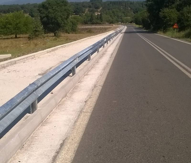 Διαμαρτυρία πολίτη για το αρχαίο θέατρο στη Μεγαλόπολη