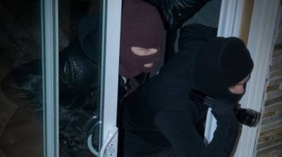 Μεσσηνία: Μάνα και γιος στην εκκλησία και οι κλέφτες σπίτι