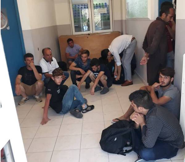 Στην Πύλο παραμένουν οι 63 παράτυποι μετανάστες